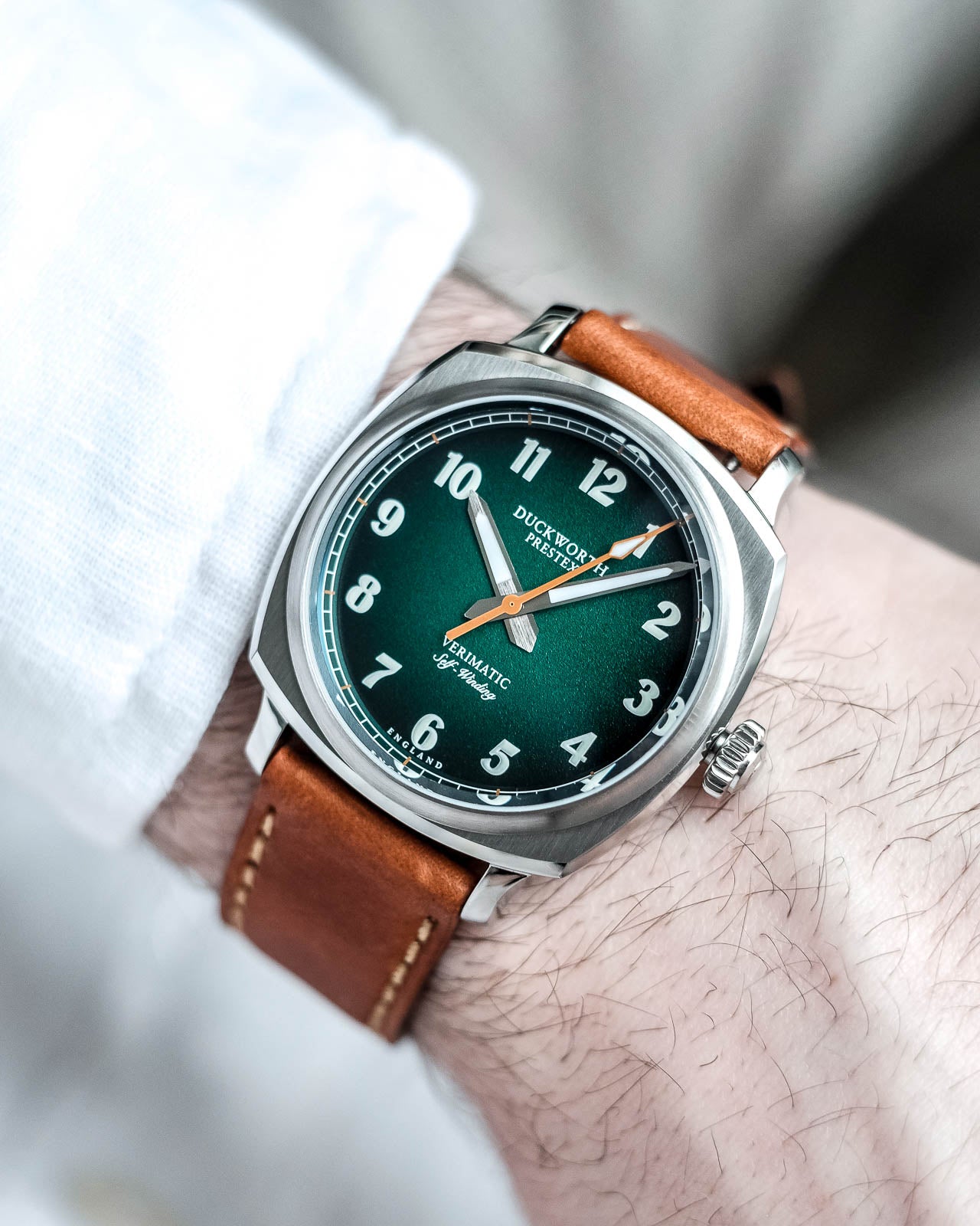 
                  
                    Verimatic 39mm green fumé vintage tan leather
                  
                